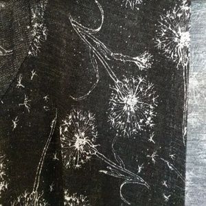 XL lularoe blanc and noir dandelion Sarah